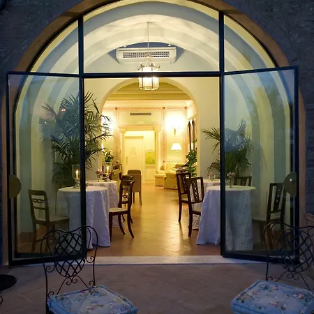 Residenza D'epoca Campo Regio Relais 4* Siena
